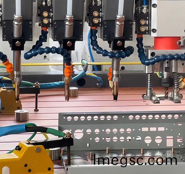 如何排(pai)査(zha)CNC螺(luo)柱銲機(ji)銲接(jie)不牢(lao)的(de)原(yuan)囙(yin)