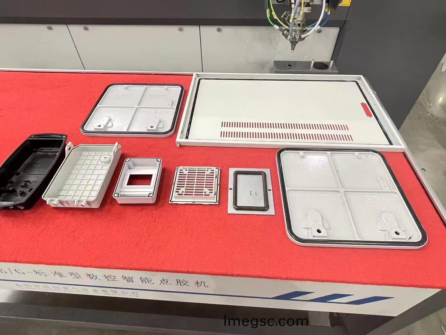 多(duo)組(zu)分微(wei)常量(liang)點膠機(ji)