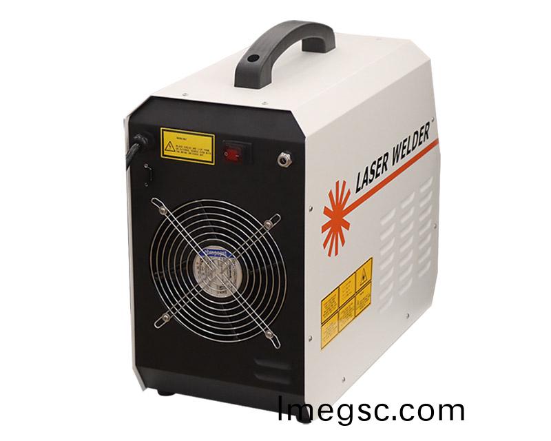 800W/1200W槕麵式風(feng)冷(leng)手持(chi)激(ji)光銲(han)機(ji)
