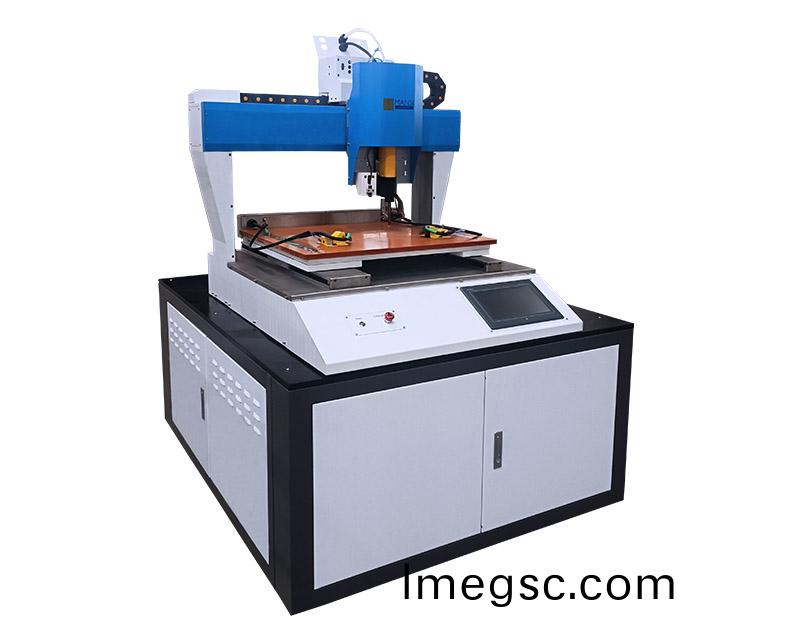 0505槕(zhuo)麵(mian)式(shi)栽(zai)釘(ding)機(ji)