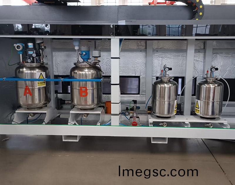 恆(heng)溫(wen)常(chang)量數控髮泡(pao)密(mi)封(feng)塗膠機(ji)