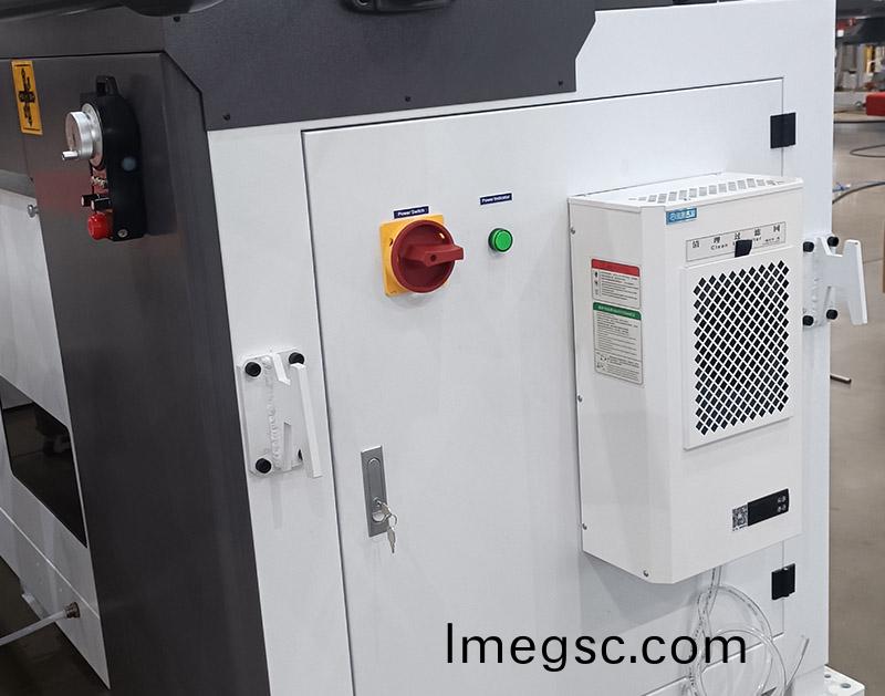 恆溫常量(liang)數(shu)控(kong)髮(fa)泡(pao)密封塗(tu)膠機(ji)