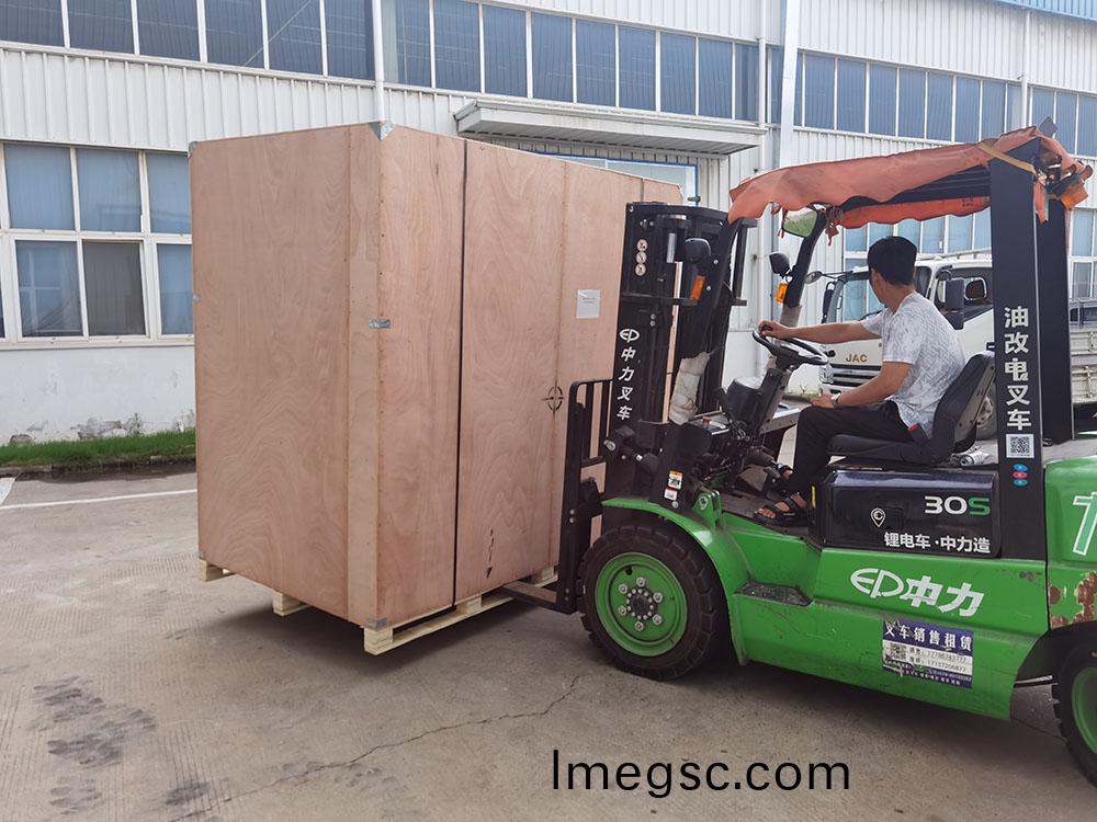 叉(cha)車(che)裝(zhuang)車(che)(1)