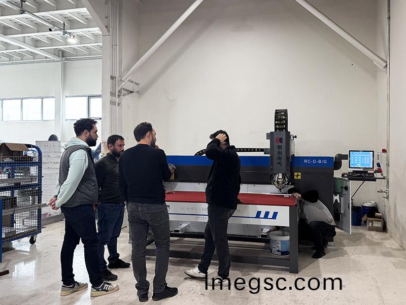 電池(chi)盒土耳其(qi)客(ke)戶(hu)